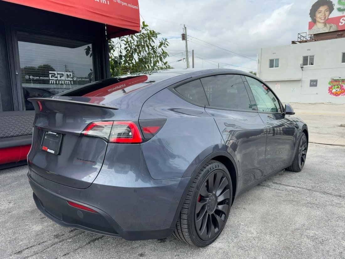 Suv in Miami, FL, United States 3 - 16955258