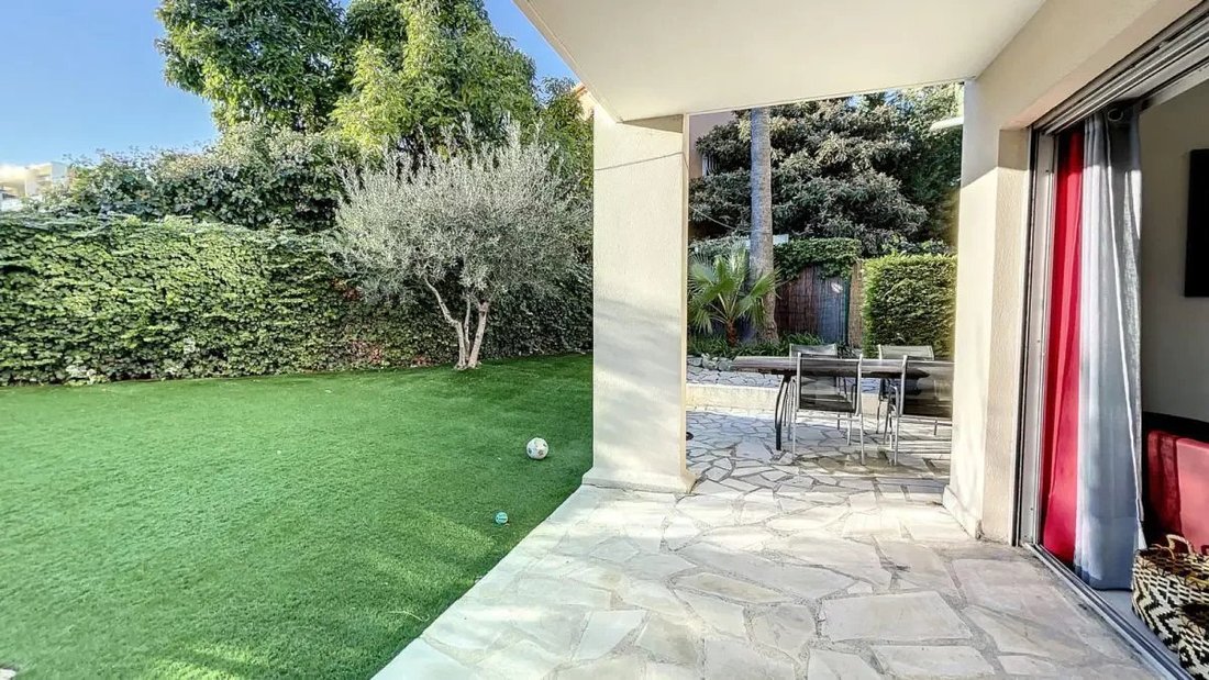 House in Ville-Les Saquedes-Le Bouillonnet, Sainte-Maxime, France 2 - 16945669