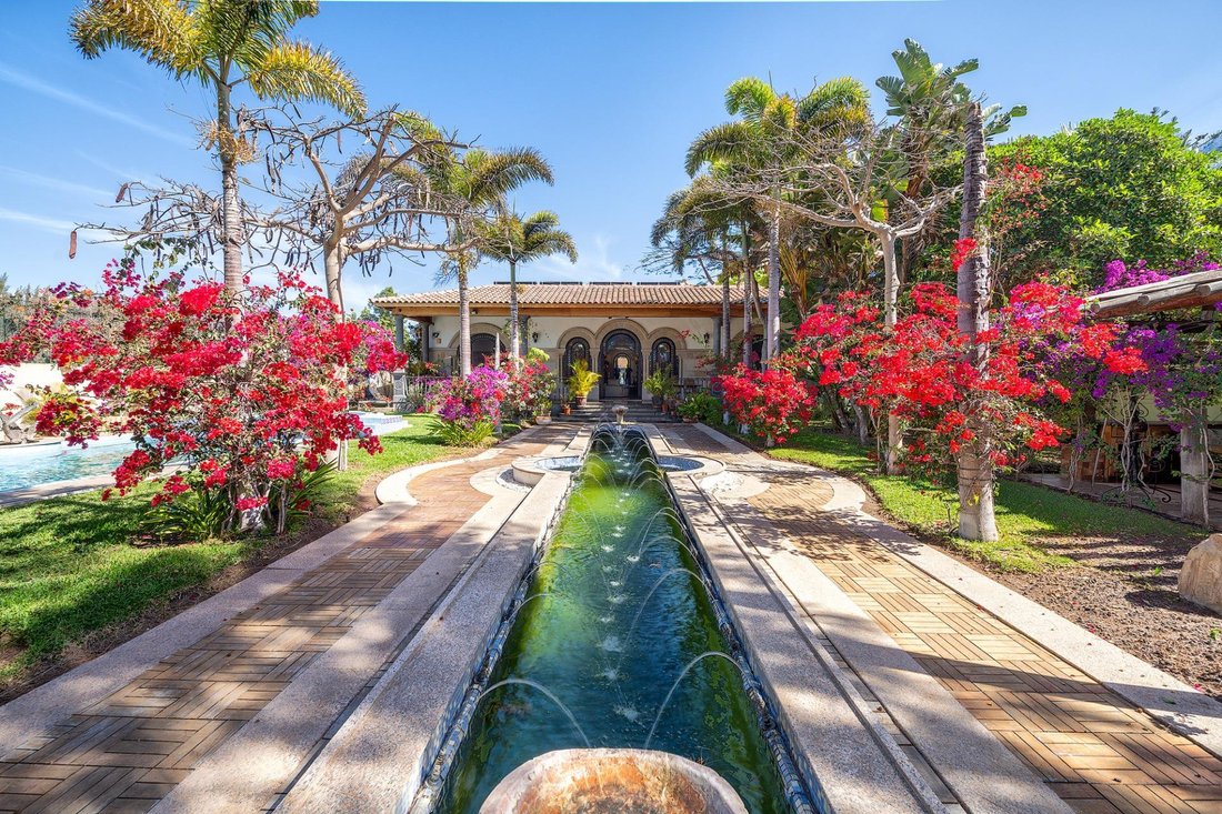 Villa in Maspalomas, San Bartolome de Tirajana, Canary Islands 1 - 16953880