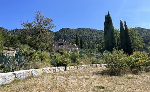 Beautiful 6 Bed/Bath Chateau With Separate Apartment Close To Lodeve. Currently Run As A Boutique B&