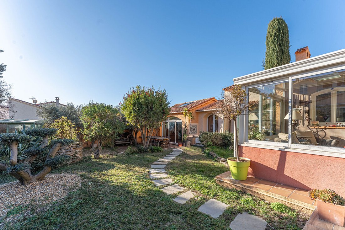Villa in Le Grand Fosse-L'Escalette-Plan Capellan, Sausset-les-Pins, France 1 - 16950679