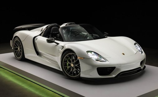 Oryx White 1,600-Mile 2015 Porsche 918 Spyder Weissach Package in  1