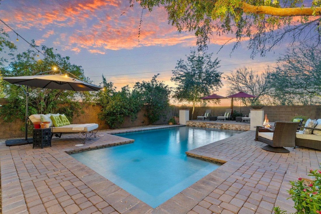 Carefree, Arizona, United States 4 - 16950689