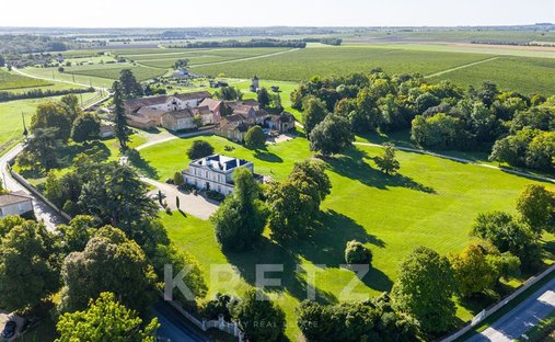 Schloss in Cognac, Nouvelle-Aquitaine, Frankreich 1