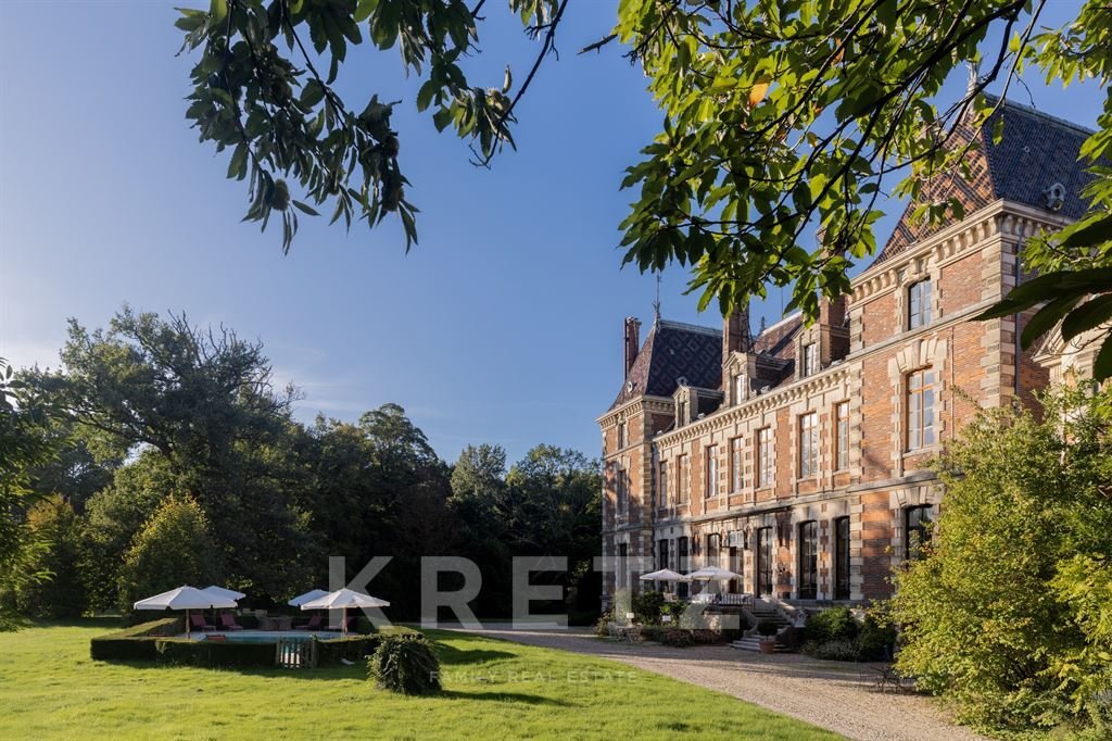 Castle in Hurigny, Bourgogne-Franche-Comté, France 5 - 16325125