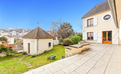 House in Anatole France, Le Plessis-Robinson, France 1
