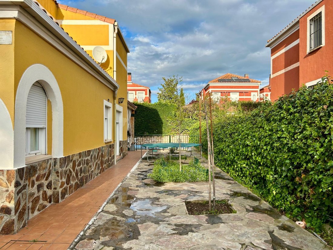 Villa in Cabanillas del Campo, Castile-La Mancha, Spain 5 - 16954103