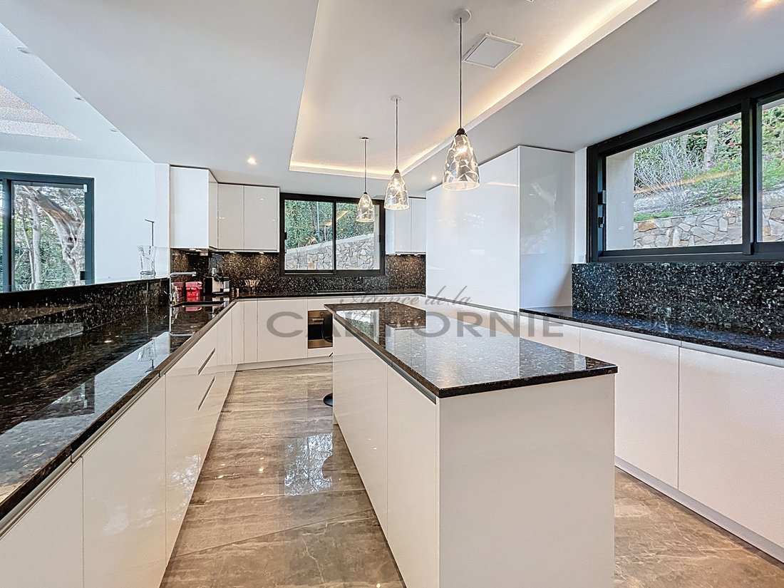 Villa in Mougins, Provence-Alpes-Côte d'Azur, France 5 - 16947611
