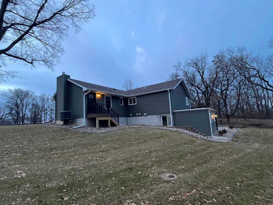 House in Bettendorf, Iowa, United States 3 - 16939433