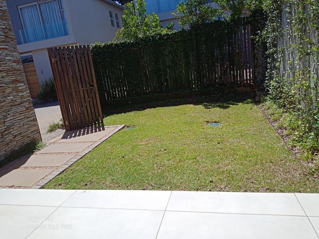 Townhouse in Umhlanga Ridge, KwaZulu-Natal, South Africa 1 - 16956702