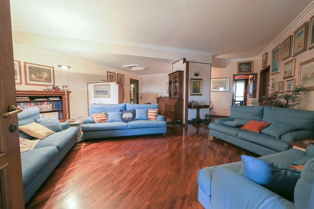 Apartment in Park Zone, Monza, Lombardy 3 - 16954762