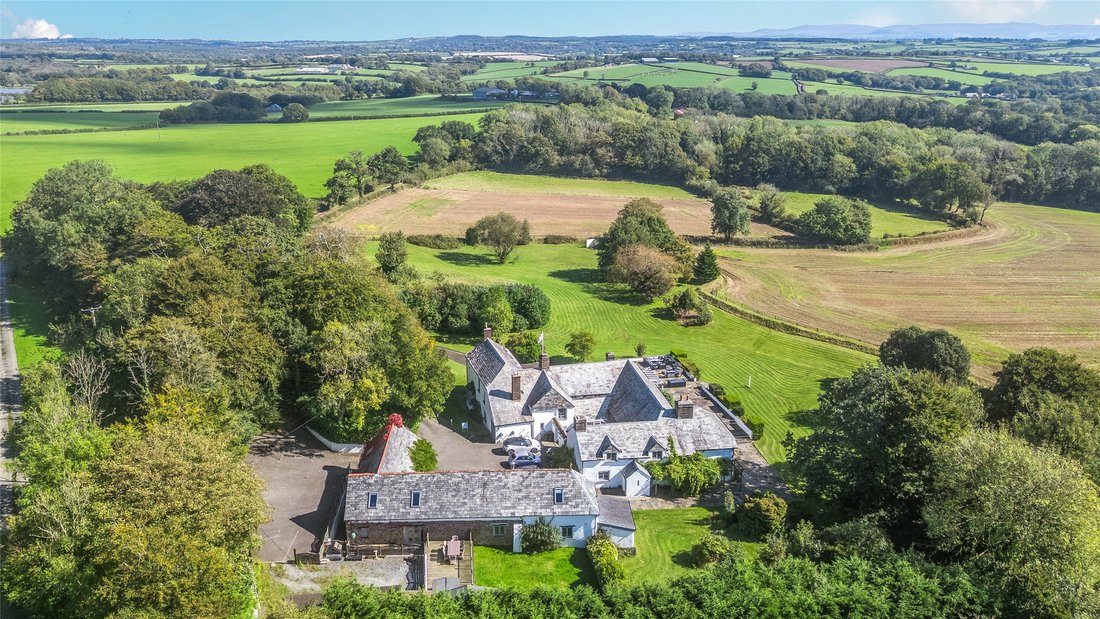 House in Clawton, England 1 - 16571141