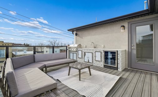 Condo in Fairview, New Jersey, United States 1