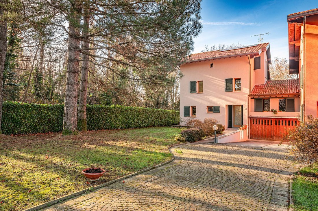 Villa in Missaglia, Lombardy, Italy 1 - 16949460