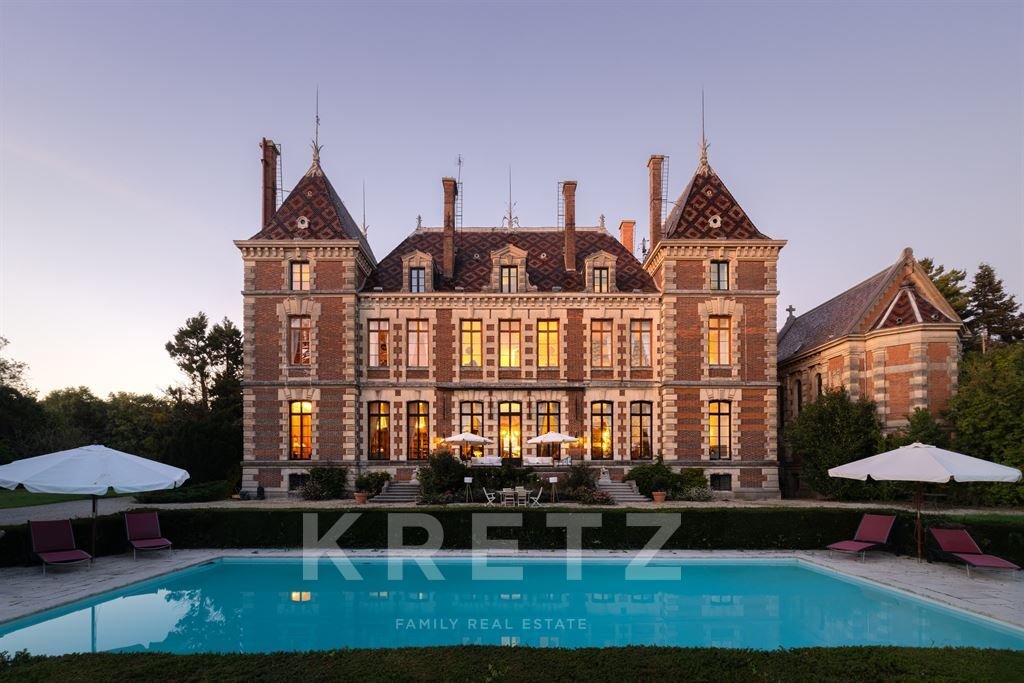 Castle in Hurigny, Bourgogne-Franche-Comté, France 1 - 16325125