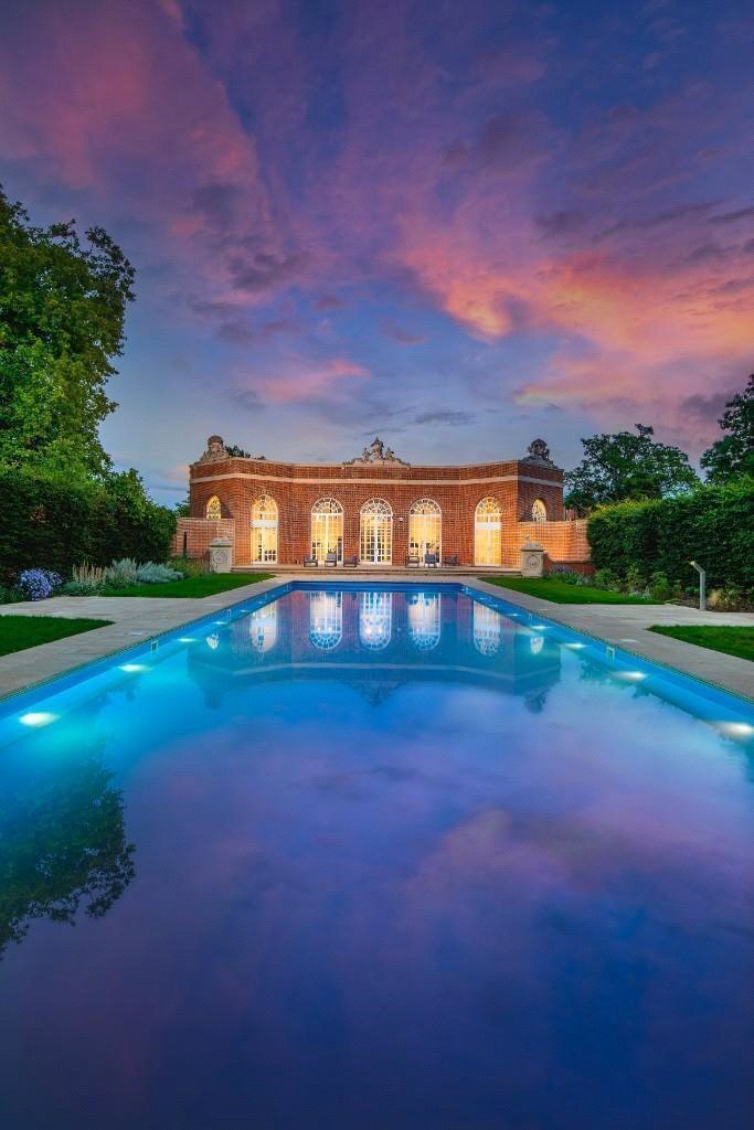House in Oakwood, Enfield, England 2 - 16953818