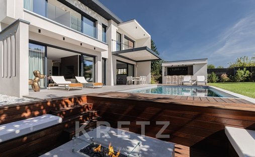 House in Lyon, Auvergne-Rhône-Alpes, France 1