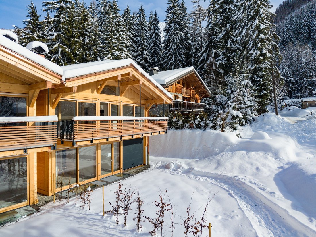 House in Chamonix-Mont-Blanc, Auvergne-Rhône-Alpes, France 2 - 16957362
