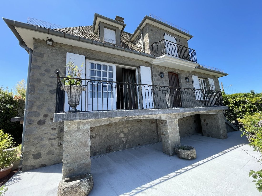 House in Aurillac, Auvergne-Rhône-Alpes, France 1 - 16767136