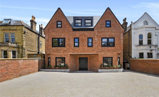 Apartment in Enfield Chase, Enfield, England 1