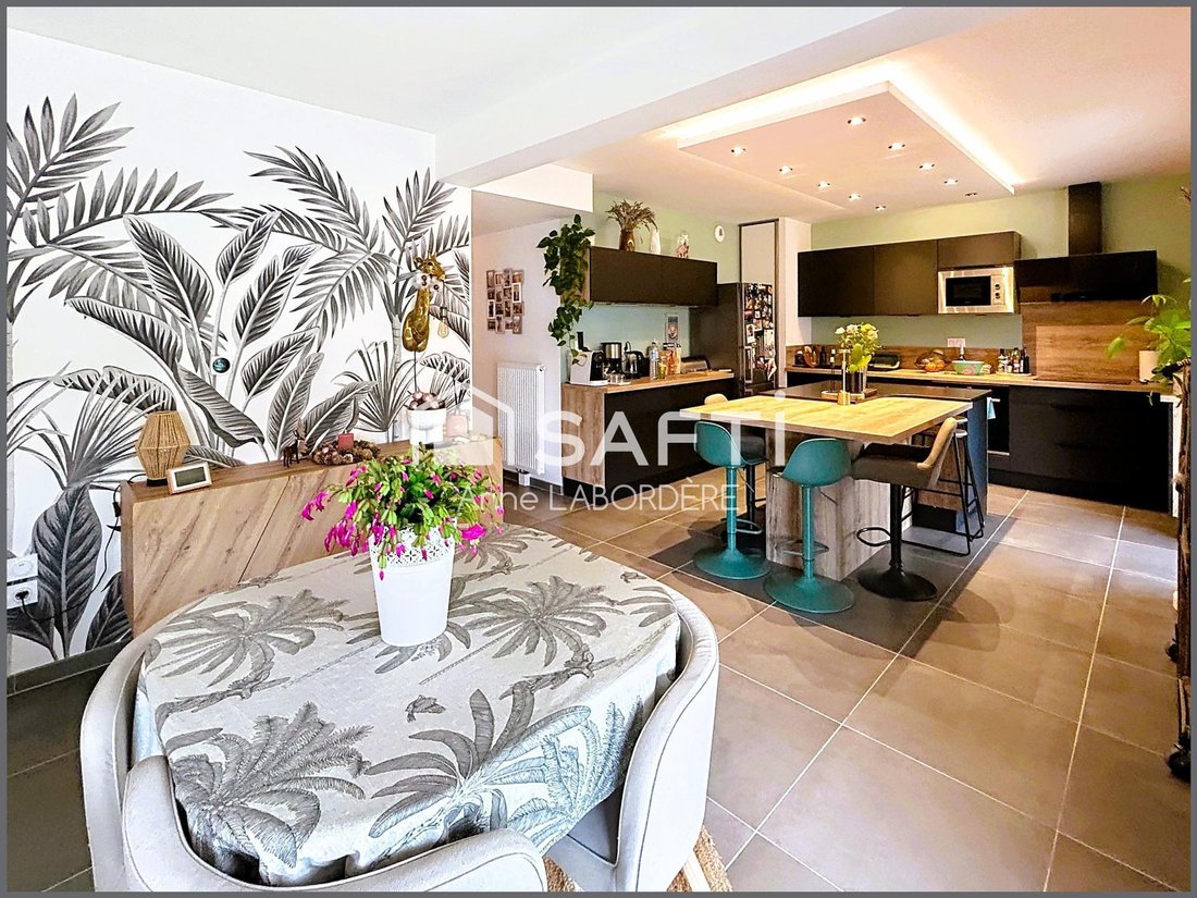 Apartment in Bourg, Lagord, France 1 - 16785924