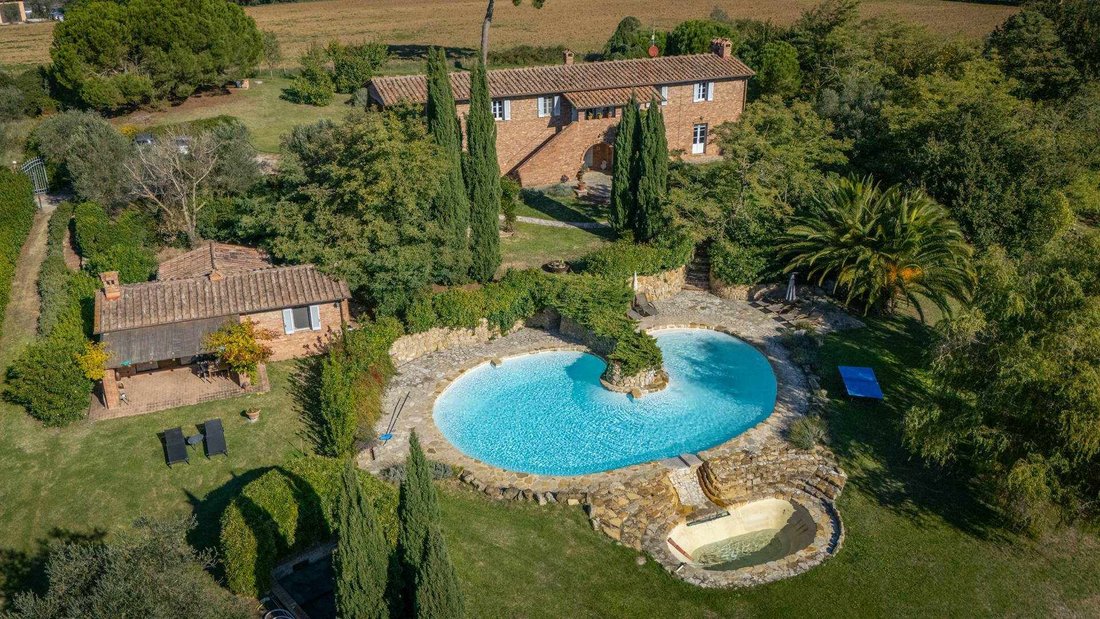 Country House in Castiglione del Lago, Umbria, Italy 2 - 16948580
