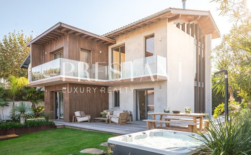 House in Acotz, Saint-Jean-de-Luz, France 1