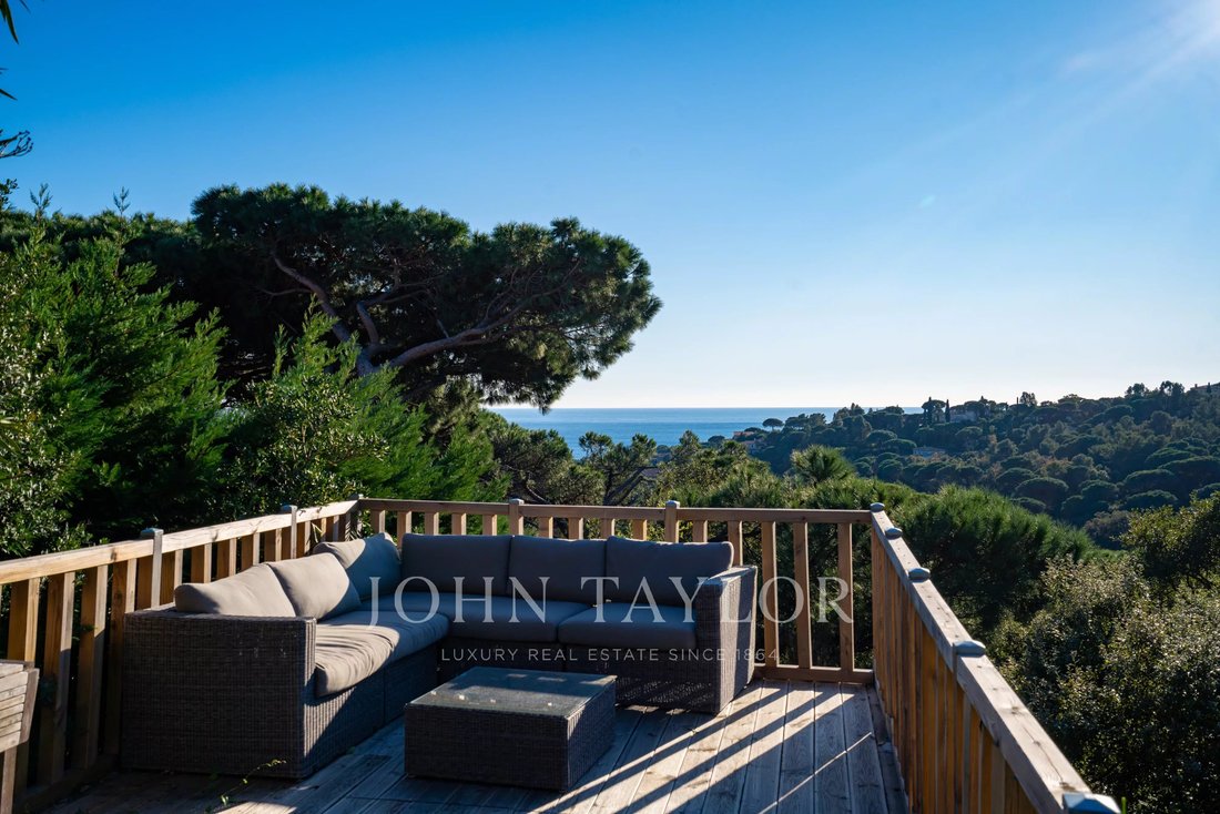 Estate in La Croix-Valmer, Provence-Alpes-Côte d'Azur, France 3 - 16945271
