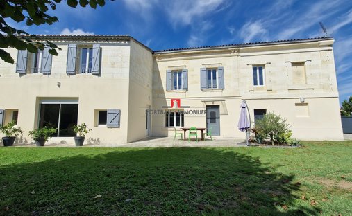 House in Asques, Nouvelle-Aquitaine, France 1