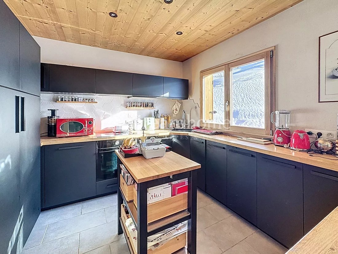 Chalet in Crest-Voland, Auvergne-Rhône-Alpes, France 4 - 16945158