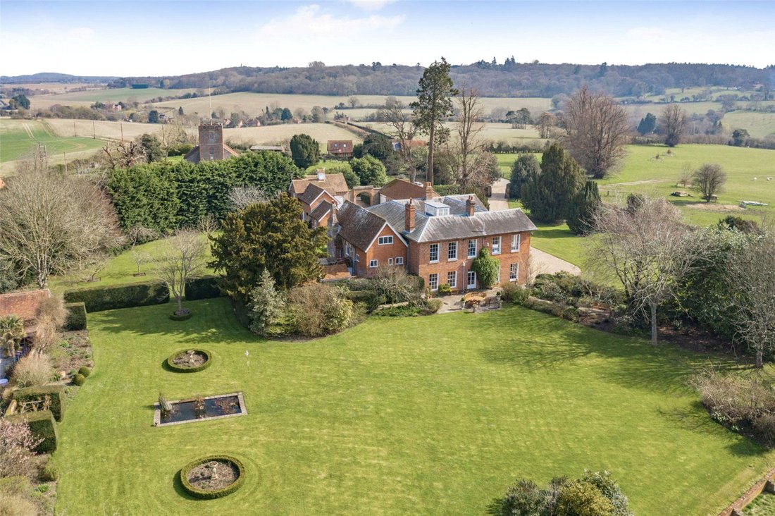 House in Winterbourne, England 4 - 16945853