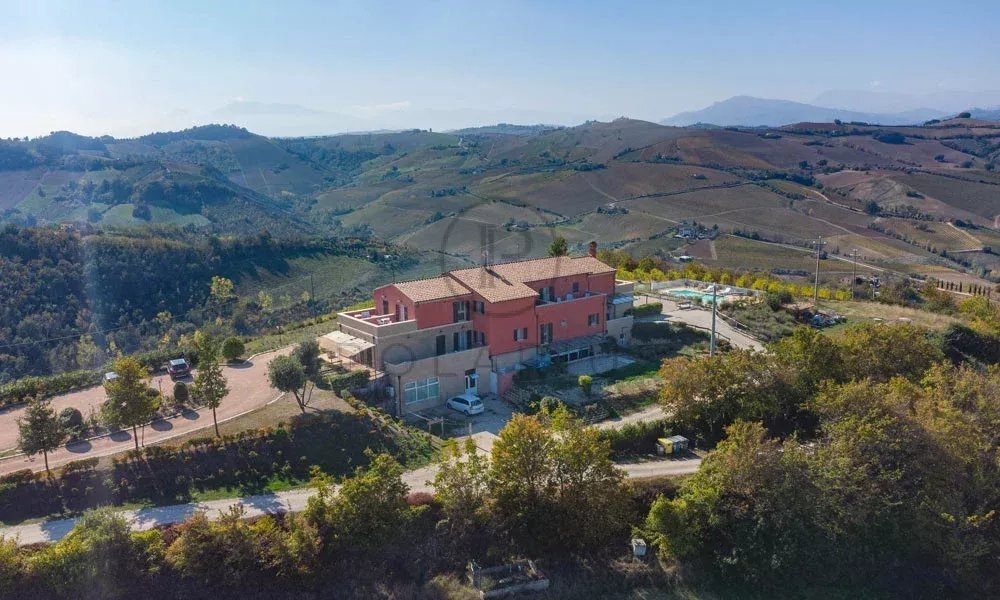 Villa in Ripatransone, Marche, Italy 2 - 16956762