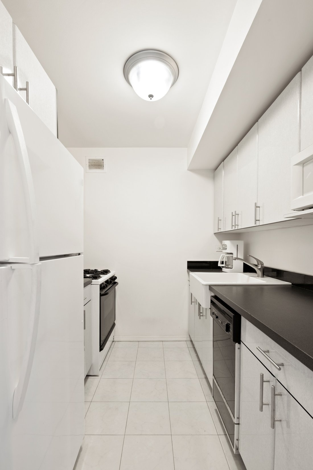 Condo in New York, New York, United States 4 - 16946389