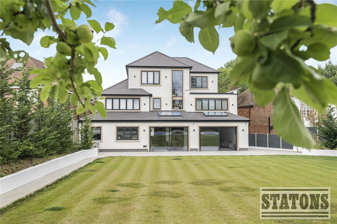 House in Ferney Hill, Enfield, England 1 - 16946870