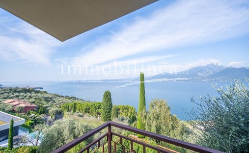 Villa in Torri del Benaco, Veneto, Italy 1