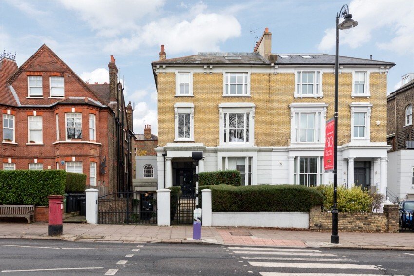 Apartment in Dagenham East, England 2 - 16734971