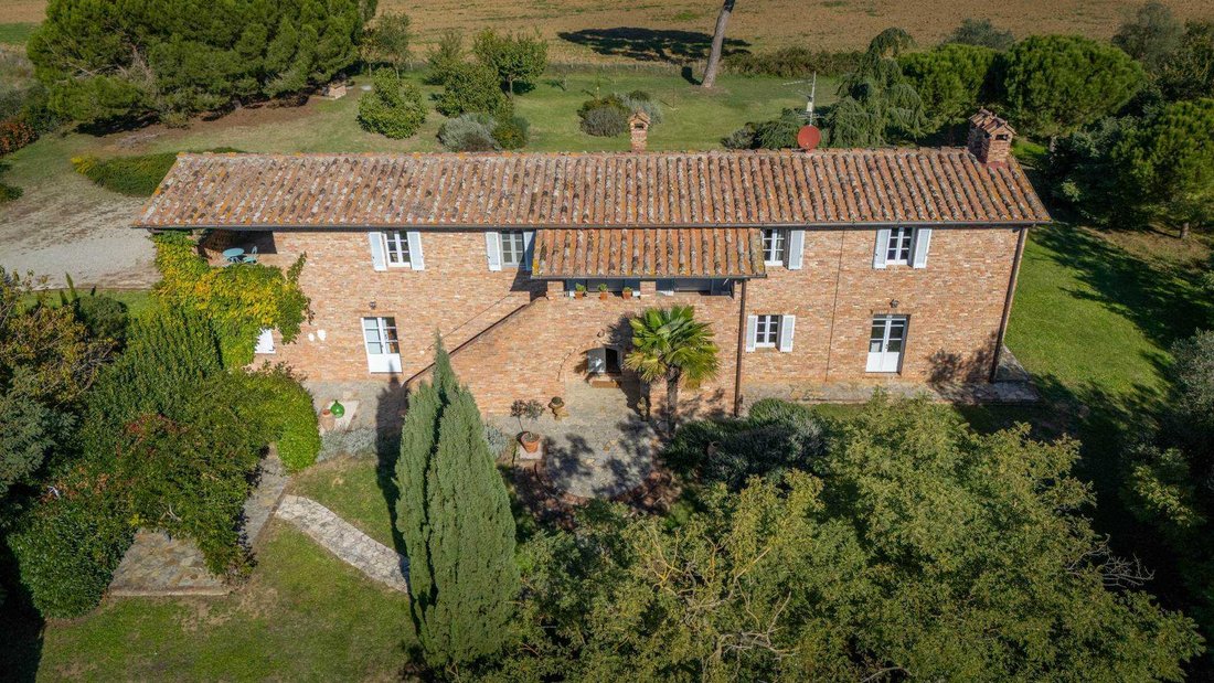 Country House in Castiglione del Lago, Umbria, Italy 4 - 16948580