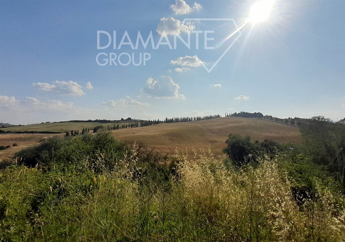 Land in San Casciano dei Bagni, Tuscany, Italy 4 - 16948601