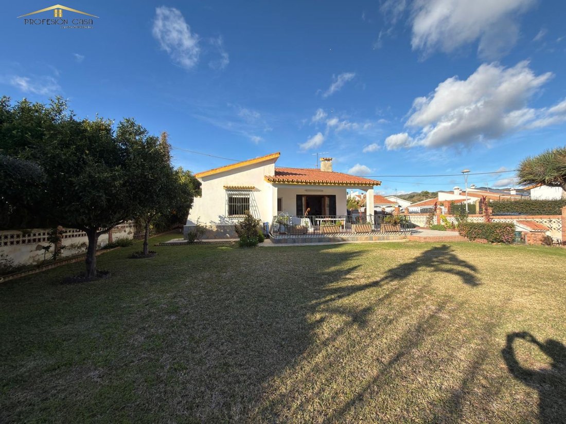 Chalet in Rincon de la Victoria, Andalusia, Spain 1 - 16957665