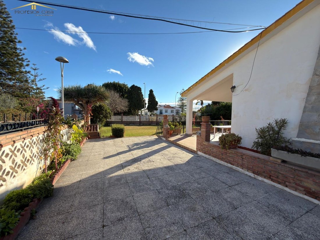 Chalet in Rincon de la Victoria, Andalusia, Spain 4 - 16957665