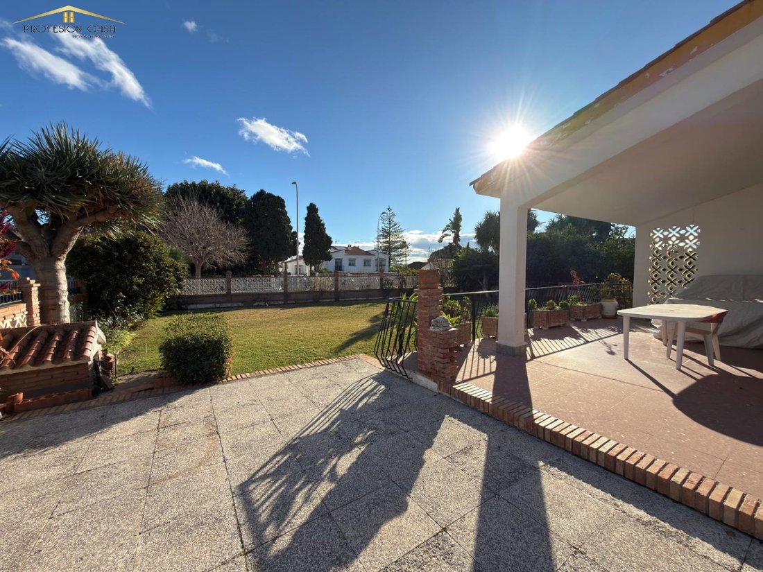 Chalet in Rincon de la Victoria, Andalusia, Spain 2 - 16957665