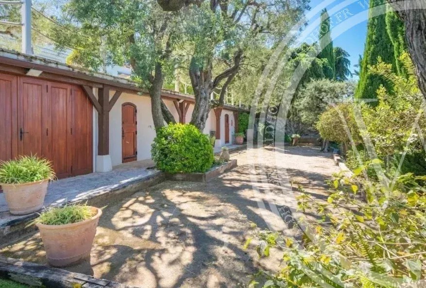 House in Antibes, Provence-Alpes-Côte d'Azur, France 2 - 16958439