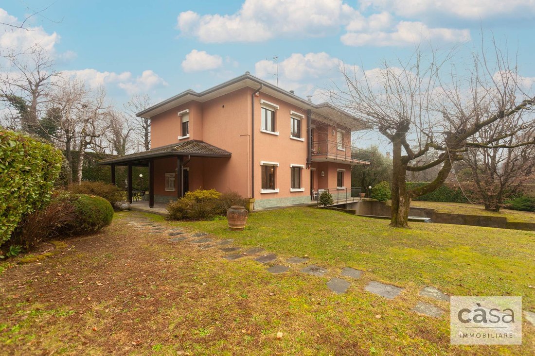 Villa in Clivio, Lombardei, Italien 1 - 16961233