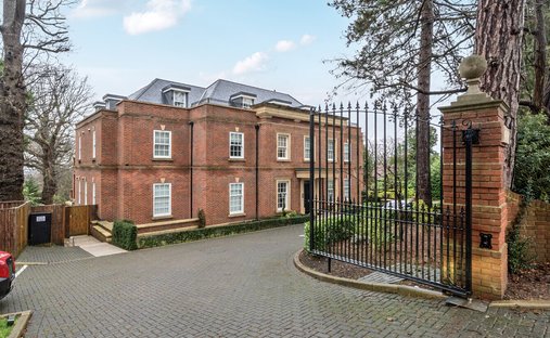 Apartment in Elstree (Elstree and Borehamwood), Elstree, England 1