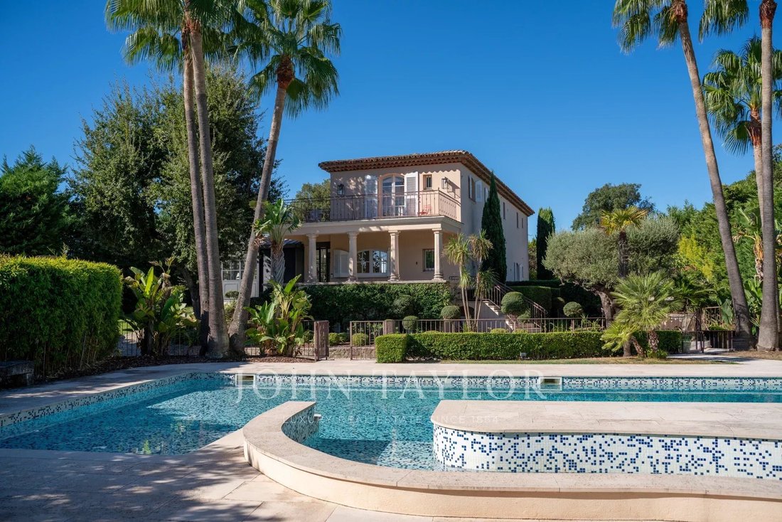 Estate in Grimaud, Provence-Alpes-Côte d'Azur, France 2 - 16461011