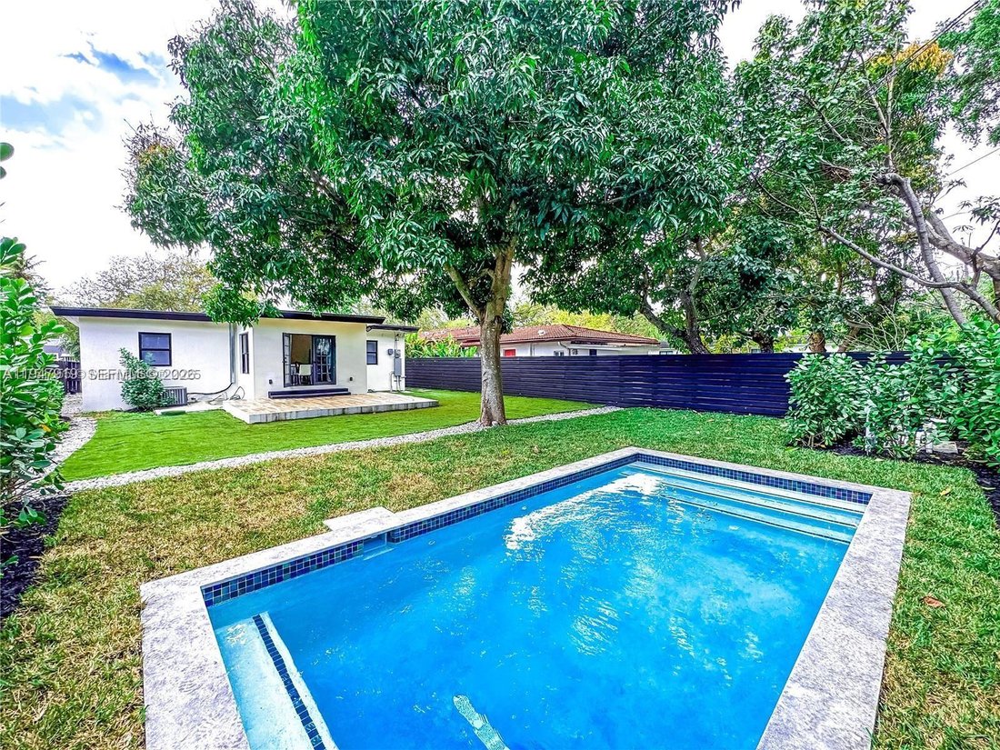 House in Miami, Florida, United States 1 - 16959121