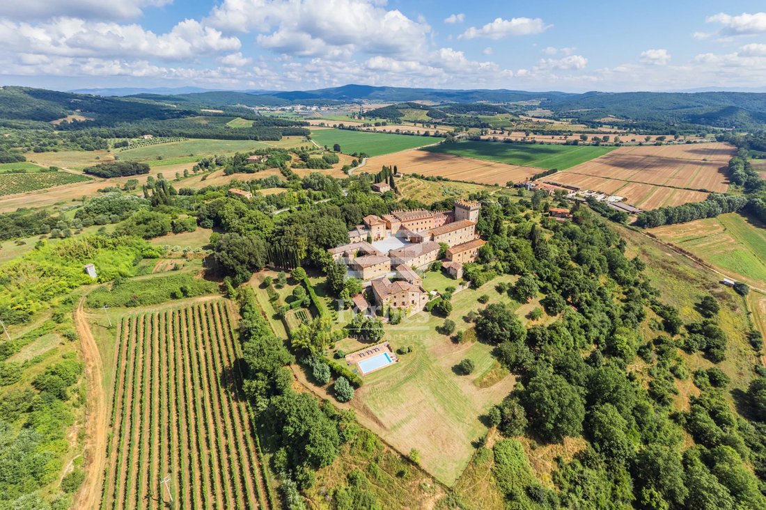 Estate in Rapolano Terme, Tuscany, Italy 3 - 15059486