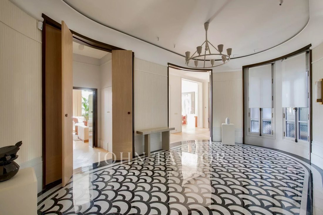 Apartment in Triangle d'Or, Paris 8e Arrondissement, Paris 2 - 16960775