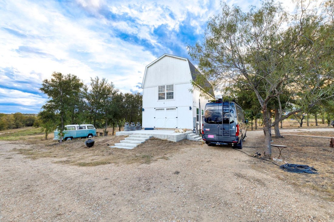 House in Lockhart, Texas, United States 2 - 16957864