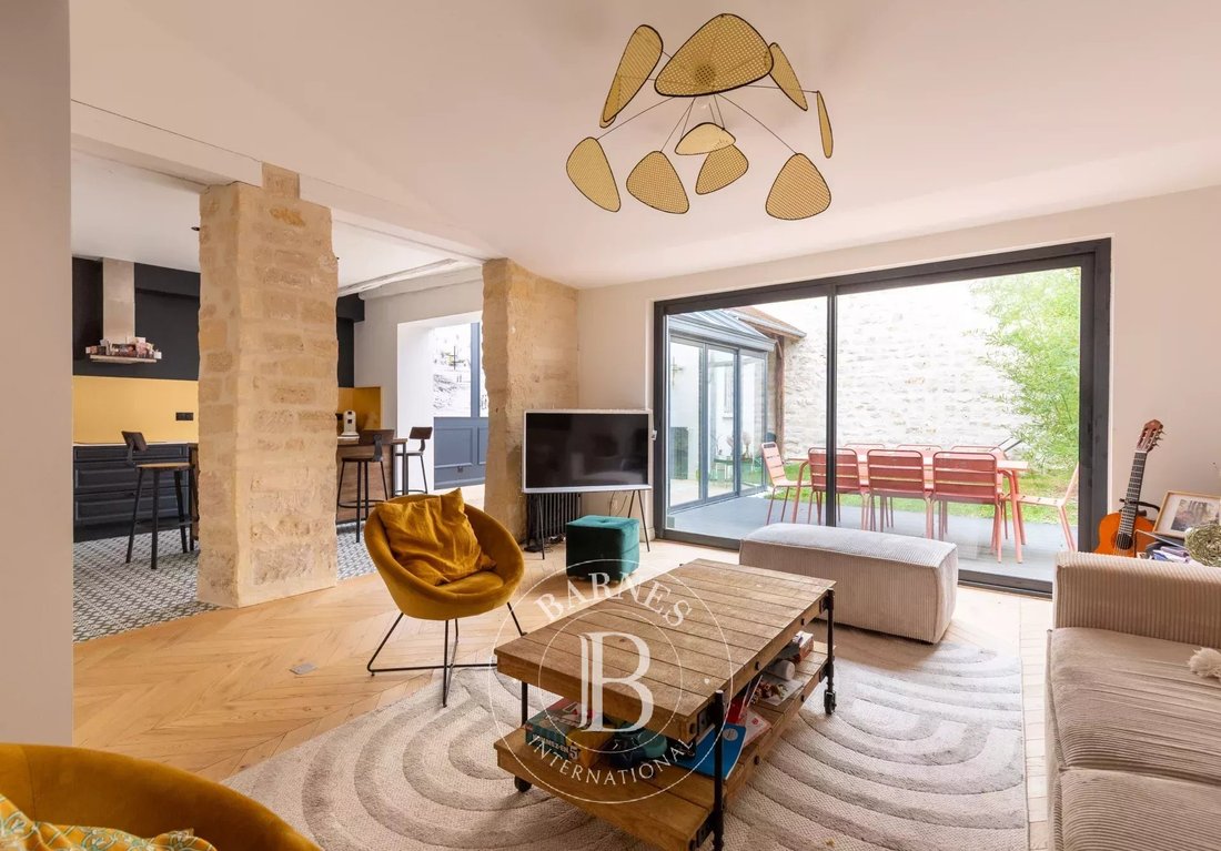 House in Armagis, Saint-Germain-en-Laye, France 1 - 16960687